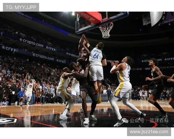 篮球赛快讯聚焦终场绝杀与逆转风云激荡全场热血对决点燃观众激情时刻 - 副本 - 副本 (2) - 副本